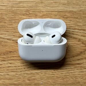 Apple AirPods Pro (1st Generation)